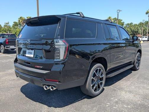 2025 Chevrolet Suburban RST