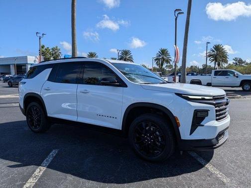 2024 Chevrolet Traverse LT