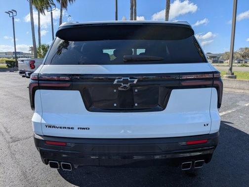 2024 Chevrolet Traverse LT
