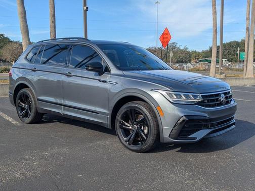 2023 Volkswagen Tiguan 2.0T SE R-Line Black
