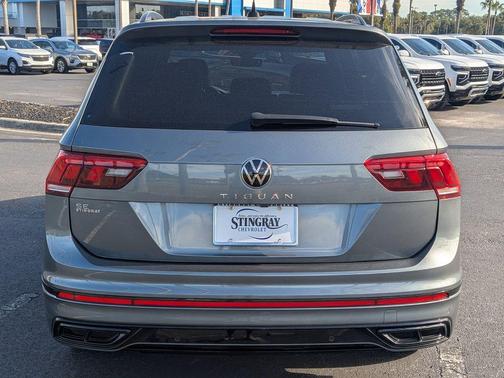 2023 Volkswagen Tiguan 2.0T SE R-Line Black