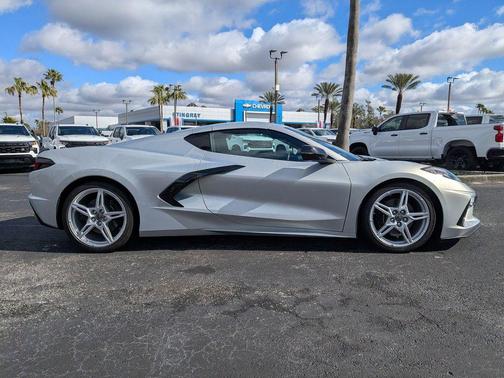 2024 Chevrolet Corvette Stingray w/2LT