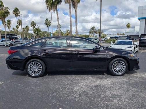 2020 Toyota Avalon XLE