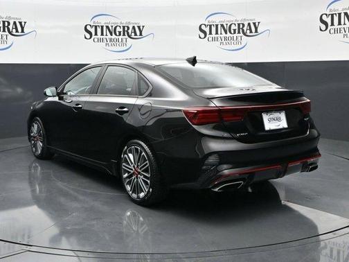 Aurora Black Pearl 2022 Kia Forte GT