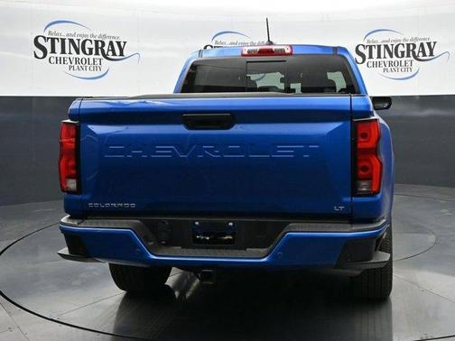 Glacier Blue Metallic 2024 Chevrolet Colorado LT