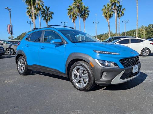 2022 Hyundai KONA SEL