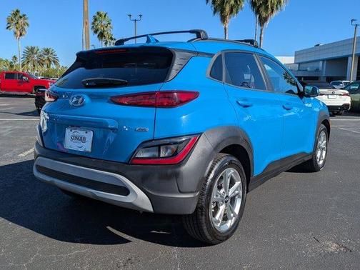2022 Hyundai KONA SEL