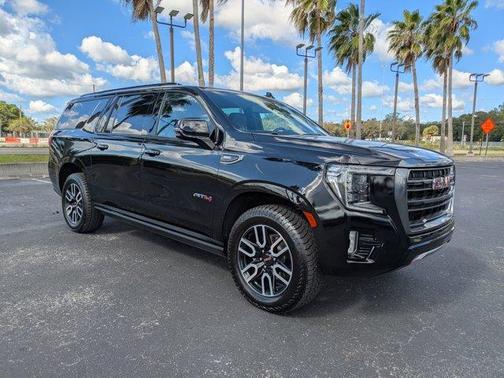 2023 GMC Yukon XL AT4