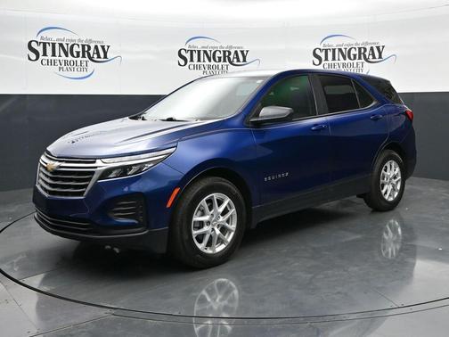 Blue Glow Metallic 2022 Chevrolet Equinox LS