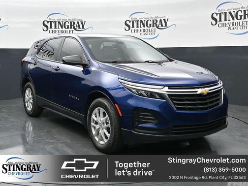 Blue Glow Metallic 2022 Chevrolet Equinox LS