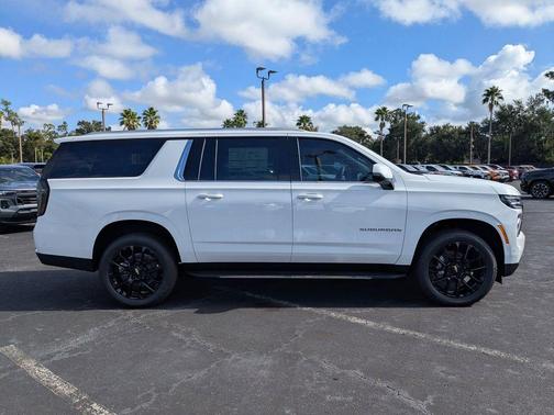 2026 Chevrolet Suburban LT