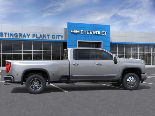 Sterling Gray Metallic 2026 Chevrolet Silverado 3500 High Country