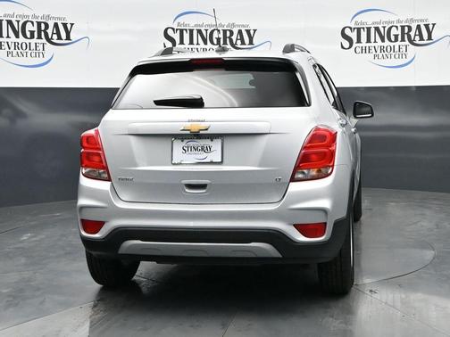 Silver Ice Metallic 2020 Chevrolet Trax LT