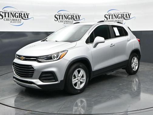 Silver Ice Metallic 2020 Chevrolet Trax LT