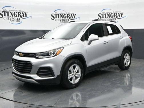 Silver Ice Metallic 2020 Chevrolet Trax LT