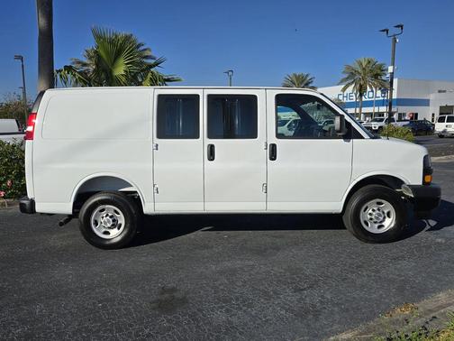 2025 Chevrolet Express 2500 Work Van
