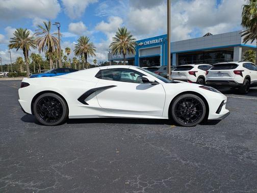 2025 Chevrolet Corvette Stingray w/2LT
