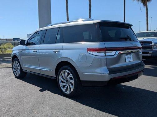 2024 Lincoln Navigator Premiere