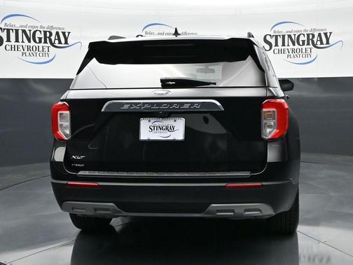 Agate Black Metallic 2022 Ford Explorer XLT