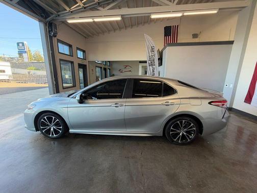 Celestial Silver 2018 Toyota Camry SE