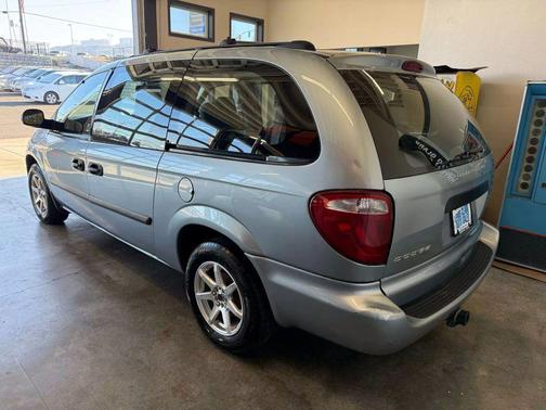 2005 Dodge Grand Caravan SE