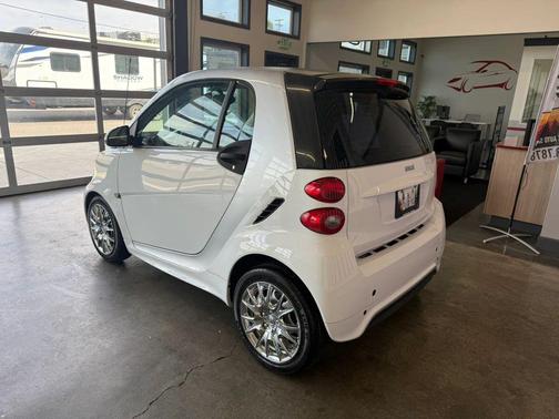Crystal White 2015 smart ForTwo pure