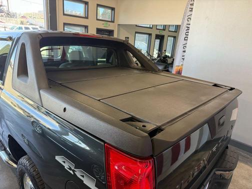 2005 Chevrolet Avalanche 1500 LS