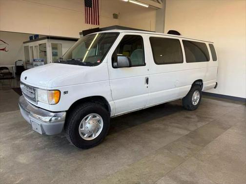 2000 Ford E350 Super Duty XL Wagon