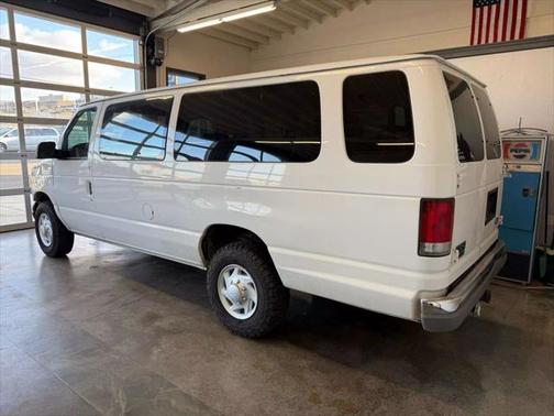 2000 Ford E350 Super Duty XL Wagon