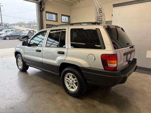 2004 Jeep Grand Cherokee Laredo
