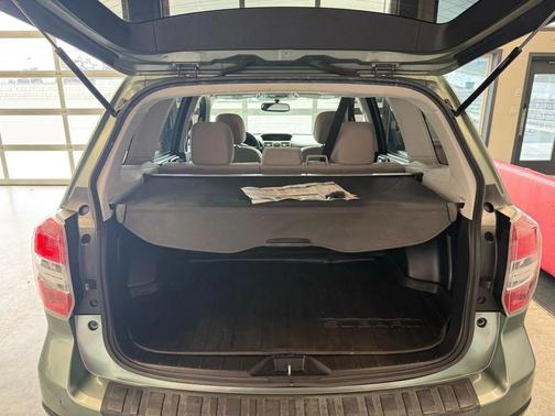 2016 Subaru Forester 2.5i