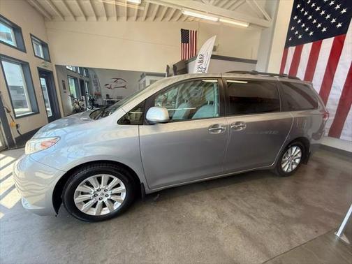 2012 Toyota Sienna XLE