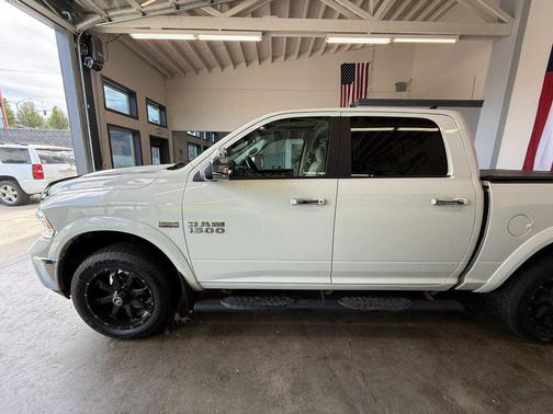 Pearl White 2018 RAM 1500 Laramie