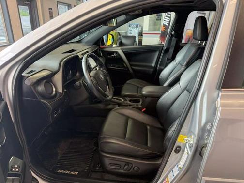 2016 Toyota RAV4 SE
