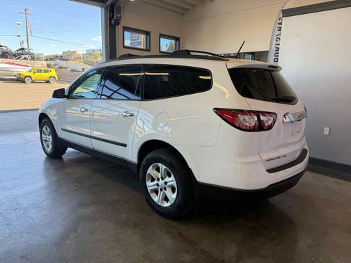 2017 Chevrolet Traverse LS