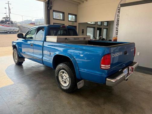2000 Dodge Dakota Base