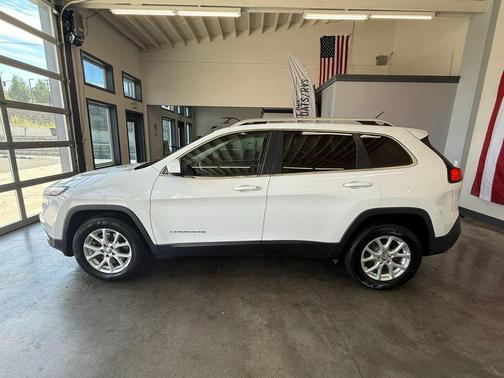 Bright White Clearcoat 2015 Jeep Cherokee Sport