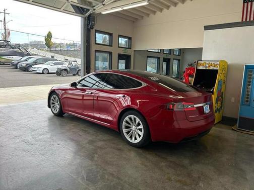 2016 Tesla Model S 90D