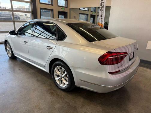 2018 Volkswagen Passat 2.0T S