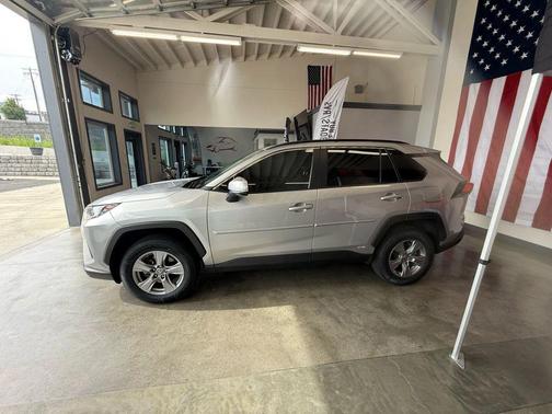 2022 Toyota RAV4 Hybrid LE