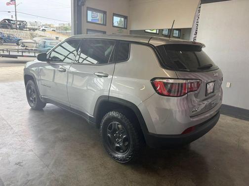 Billet Silver Metallic Clearcoat 2019 Jeep Compass Sport