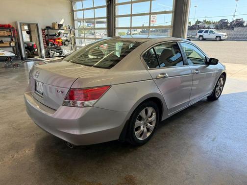 AlabasterSilver 2010 Honda Accord EX-L