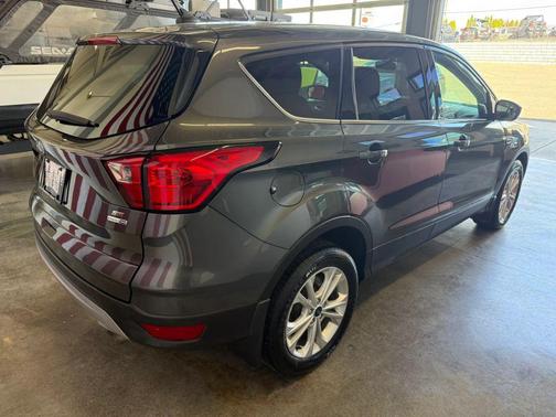 Magnetic Metallic 2019 Ford Escape SE