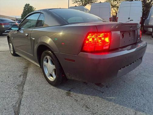 2004 Ford Mustang Deluxe