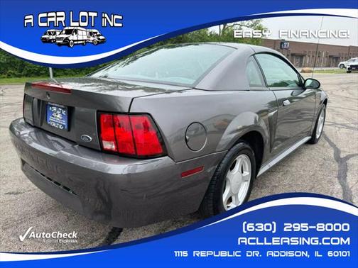 2004 Ford Mustang Deluxe
