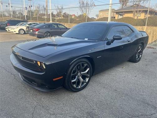 Photo 3 of 33 of 2015 Dodge Challenger R/T Plus