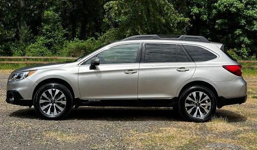 Tungsten Metallic 2017 Subaru Outback 3.6R Limited