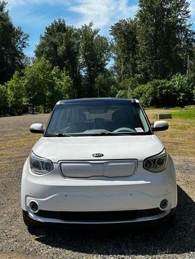 Clear White 2016 Kia Soul EV +