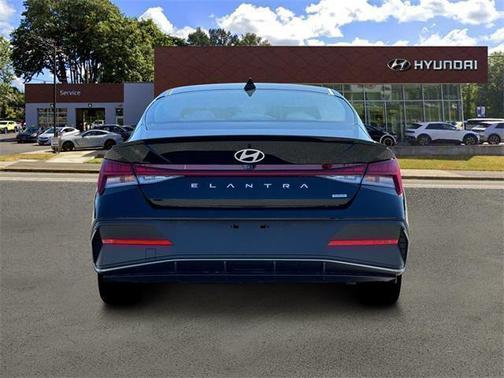 2025 Hyundai ELANTRA HEV SEL Sport