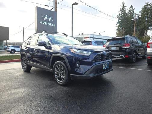 2022 Toyota RAV4 Hybrid XLE Premium
